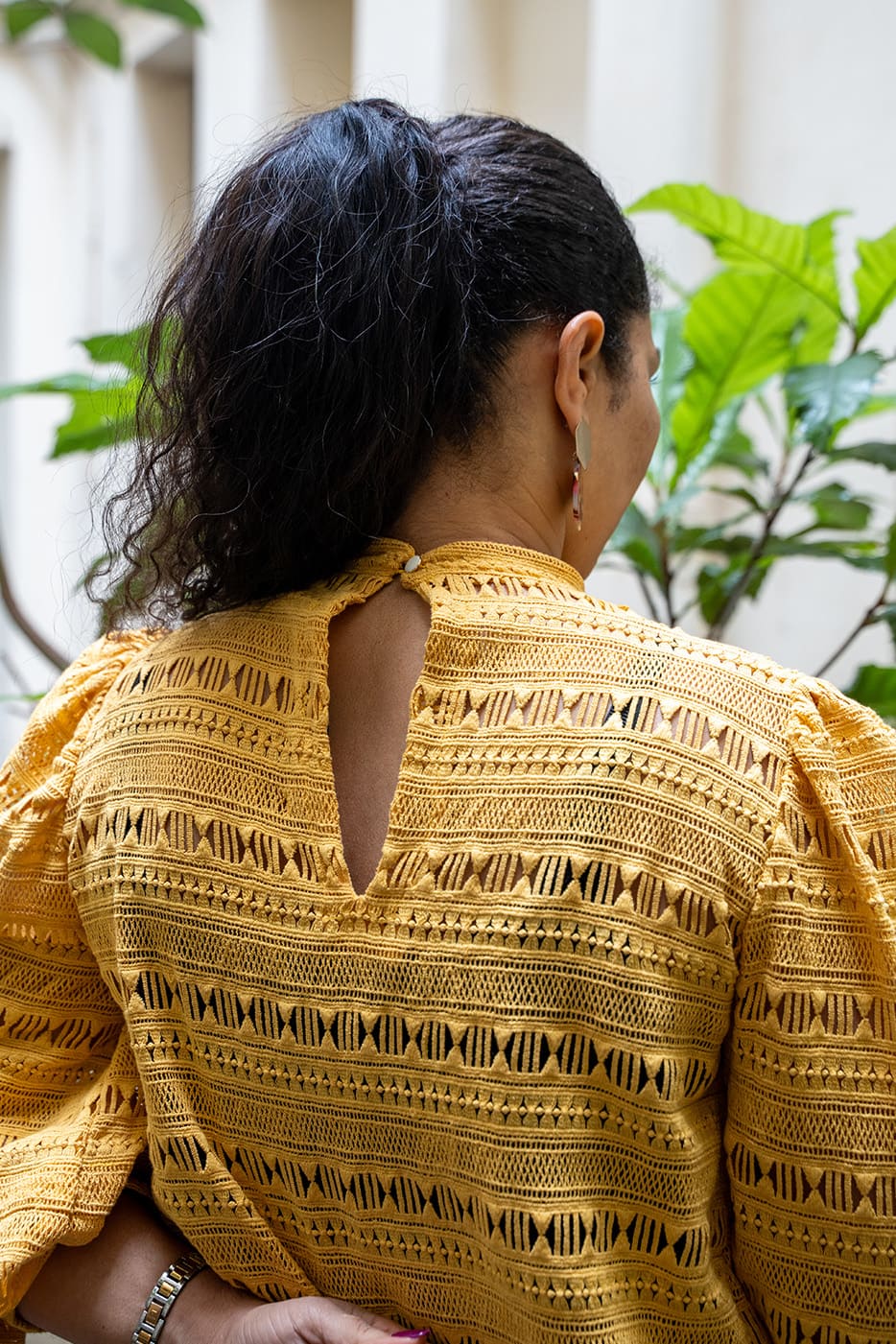 CHEMISIER EN CROCHET JAUNE